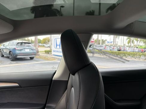 Used 2023 Tesla Model 3 Standard Range image 10