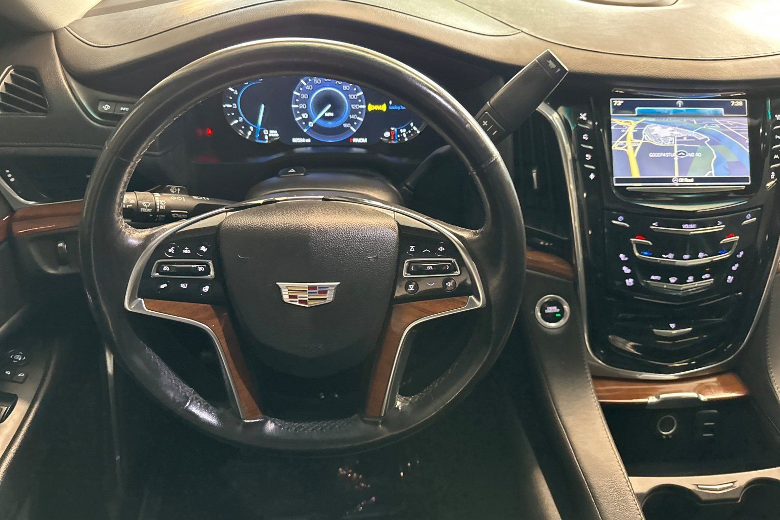 Used 2016 Cadillac Escalade Premium RWD image 16