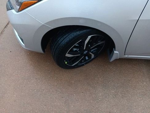 New 2025 Nissan Versa SR w/ Trunk Package image 32