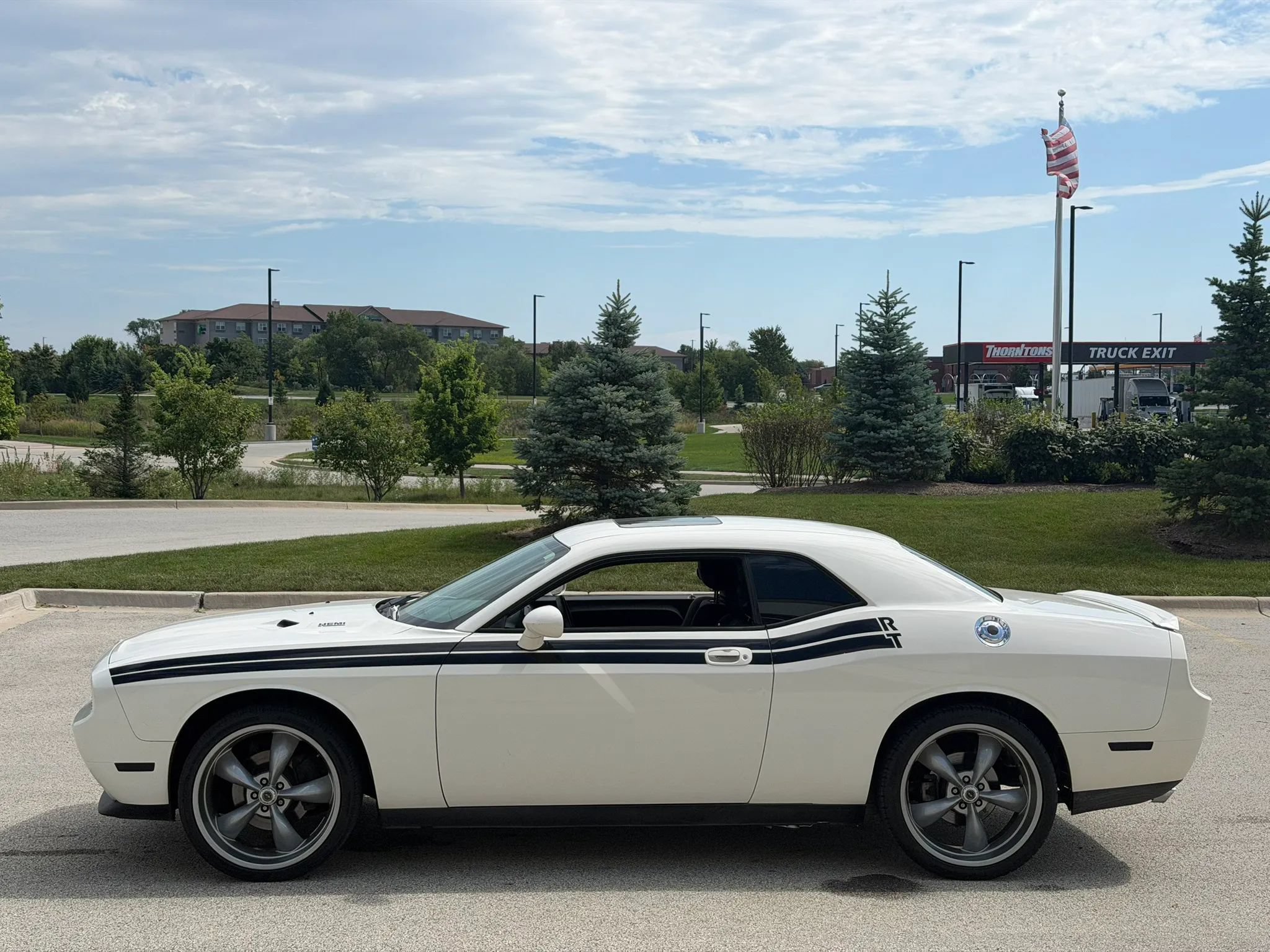 Used 2009 Dodge Challenger R/T RWD image 8