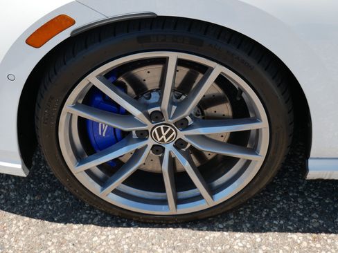 Used 2024 Volkswagen Golf R AWD/4WD image 15