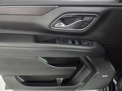 Used 2024 Chevrolet Suburban LT image 19