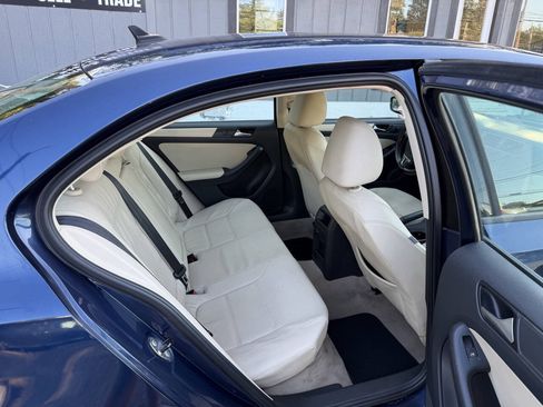 Used 2012 Volkswagen Jetta SE FWD image 7