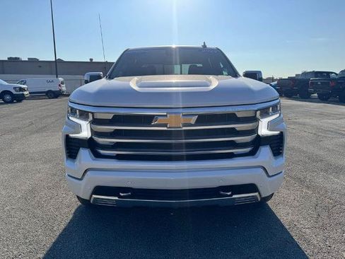 Used 2024 Chevrolet Silverado 1500 High Country w/ High Country Premium Package AWD/4WD image 2