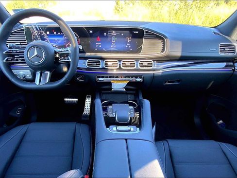 Used 2026 Mercedes-Benz GLS 450 4MATIC image 7