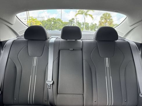 Used 2021 Hyundai Elantra SEL w/ Convenience + Premium Package FWD image 18
