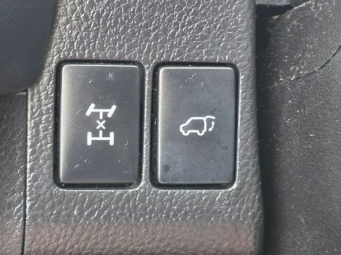 Used 2018 Toyota RAV4 SE w/ Advanced Technology Package AWD/4WD image 30