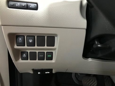 Used 2020 Nissan Rogue Sport SL w/ Premium Package FWD image 32