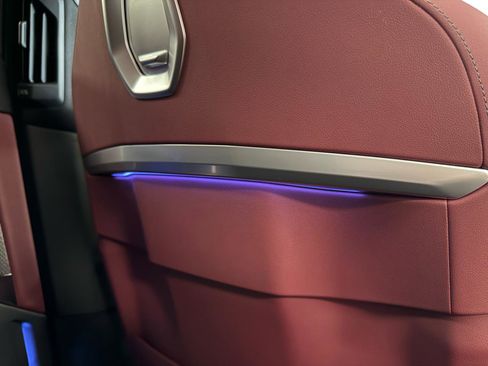 Used 2023 BMW 740i image 33