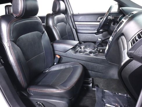 Used 2016 Ford Explorer Sport w/ Equipment Group 401A AWD/4WD image 45