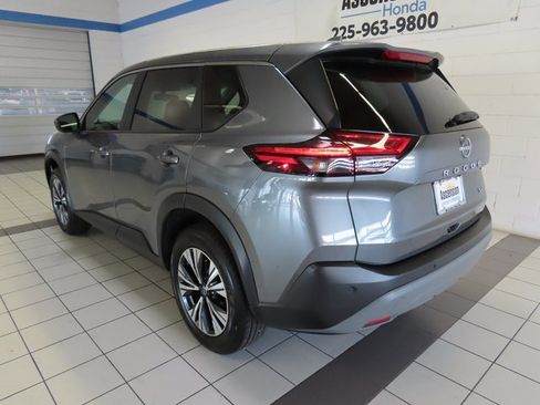 Used 2023 Nissan Rogue SV image 11