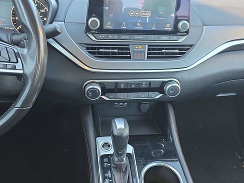 Used 2024 Nissan Altima 2.5 SR image 16