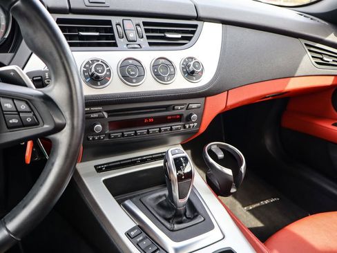 Used 2012 BMW Z4 sDrive35is image 26