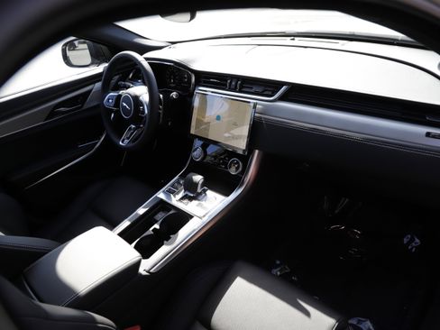 New 2024 Jaguar XF R-Dynamic SE AWD/4WD image 8