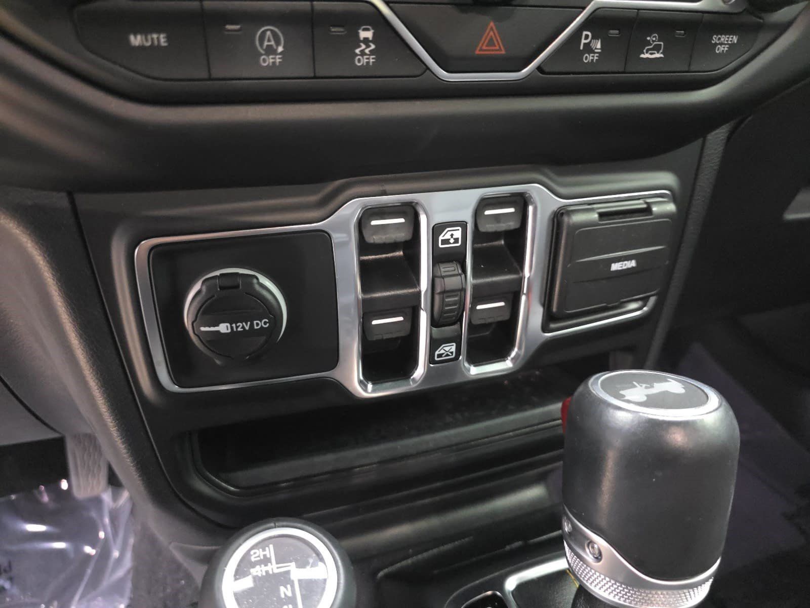 Used 2021 Jeep Wrangler Unlimited Sahara AWD/4WD image 24
