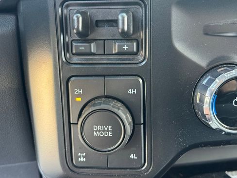 Used 2024 Ford F250 Lariat w/ Lariat Ultimate Package AWD/4WD image 33