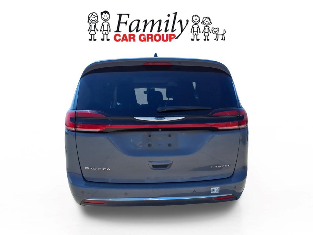 Used 2022 Chrysler Pacifica Limited FWD image 3
