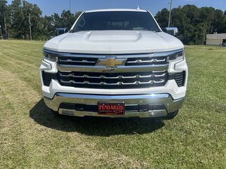 Used 2022 Chevrolet Silverado 1500 LTZ w/ LTZ Premium Package AWD/4WD video 3