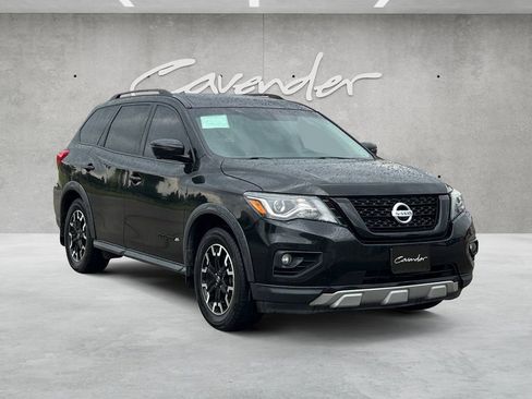 Used 2020 Nissan Pathfinder SL AWD/4WD image 2