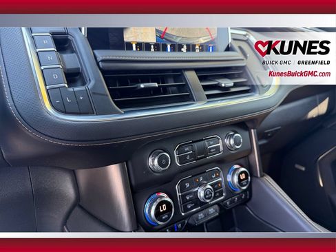 Used 2023 GMC Yukon AT4 w/ Technology Package AWD/4WD image 27