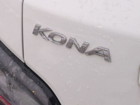 Used 2023 Hyundai Kona SE image 12