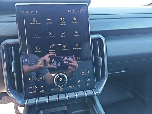 New 2026 GMC Acadia AT4 AWD/4WD image 9