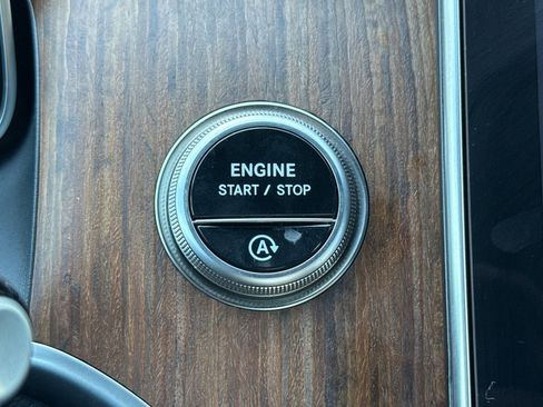 Certified 2025 Mercedes-Benz GLC 300 image 25