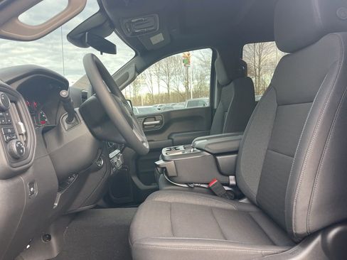 Used 2025 Chevrolet Silverado 1500 Custom Trail Boss w/ Turbomax Blackout Package image 10