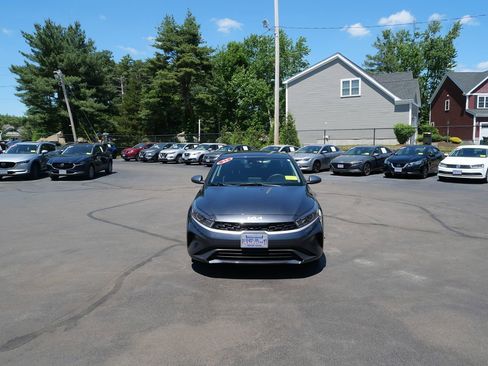 Used 2023 Kia Forte LXS FWD image 3