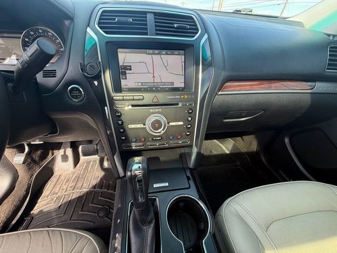 Used 2016 Ford Explorer Platinum image 15