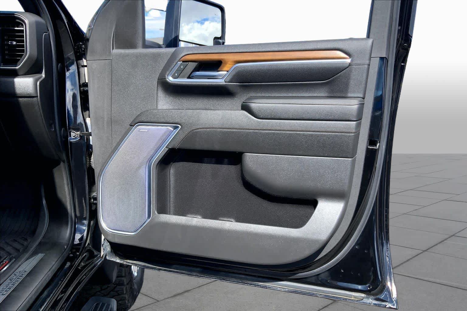 Used 2024 Chevrolet Silverado 2500 High Country w/ Technology Package AWD/4WD image 23