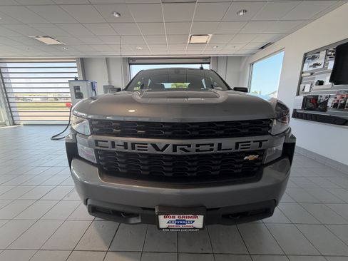 Used 2022 Chevrolet Silverado 1500 Custom AWD/4WD image 5
