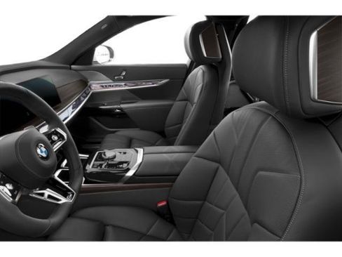 Used 2023 BMW 760i xDrive image 12