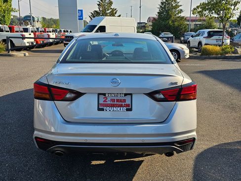 Used 2022 Nissan Altima 2.5 SR FWD image 4