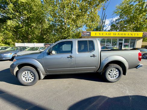Used 2018 Nissan Frontier SV AWD/4WD image 4