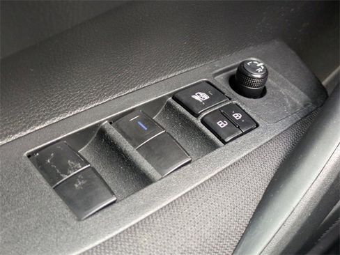Used 2020 Toyota Corolla LE image 20