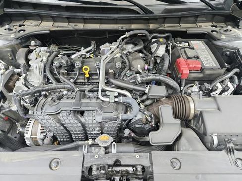 Used 2025 Nissan Altima 2.5 SR FWD image 17