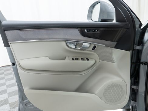 New 2026 Volvo XC90 T8 Ultra w/ Protection Package Premier AWD/4WD image 11