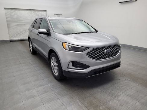 Used 2024 Ford Edge SEL image 13