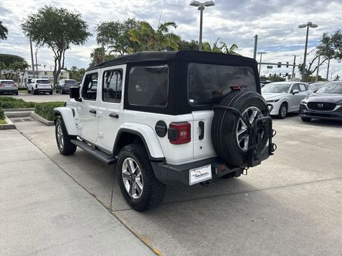 Used 2019 Jeep Wrangler Unlimited Sahara w/ Dual Top Group AWD/4WD image 13