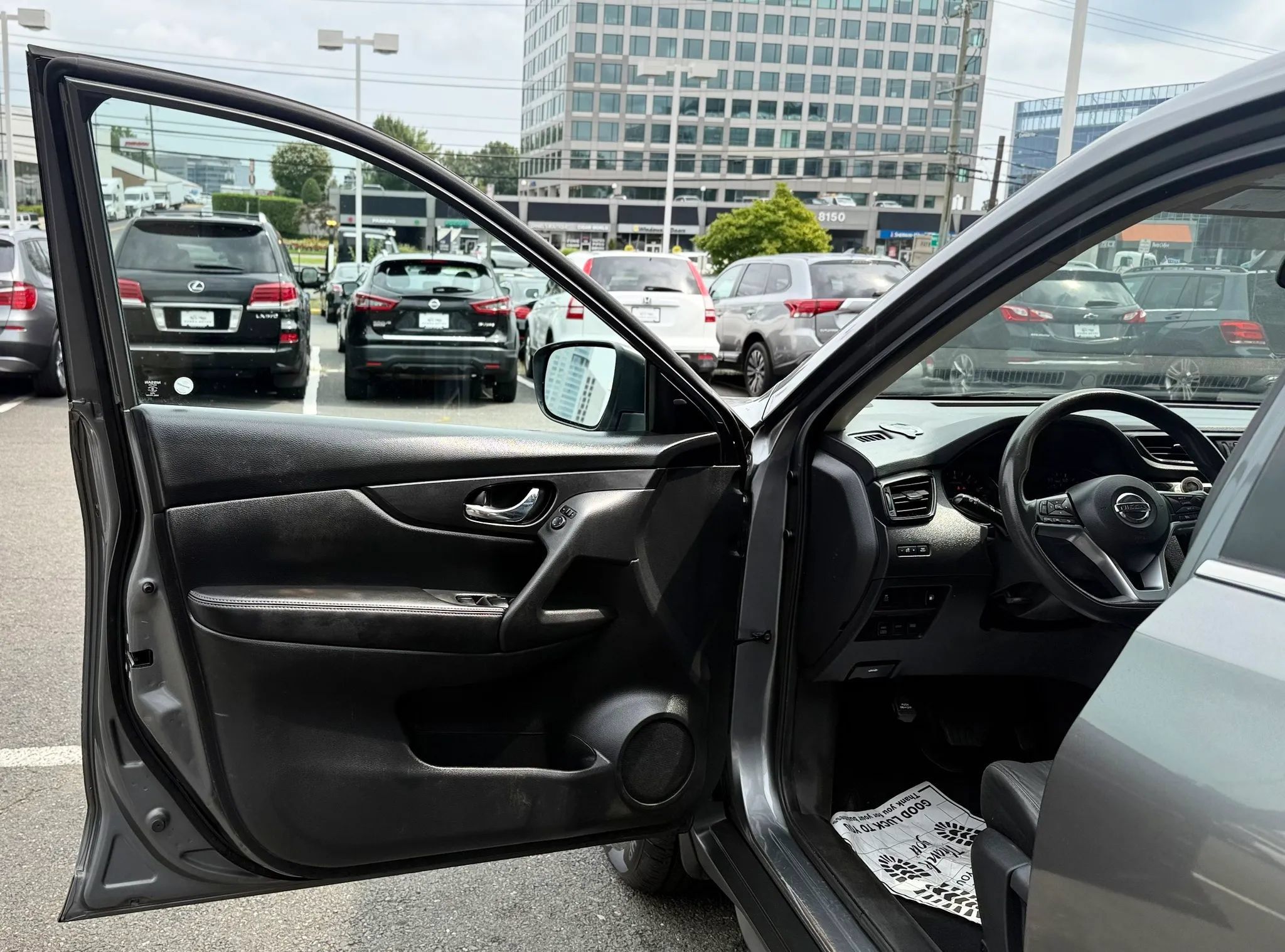 Used 2018 Nissan Rogue S AWD/4WD image 9