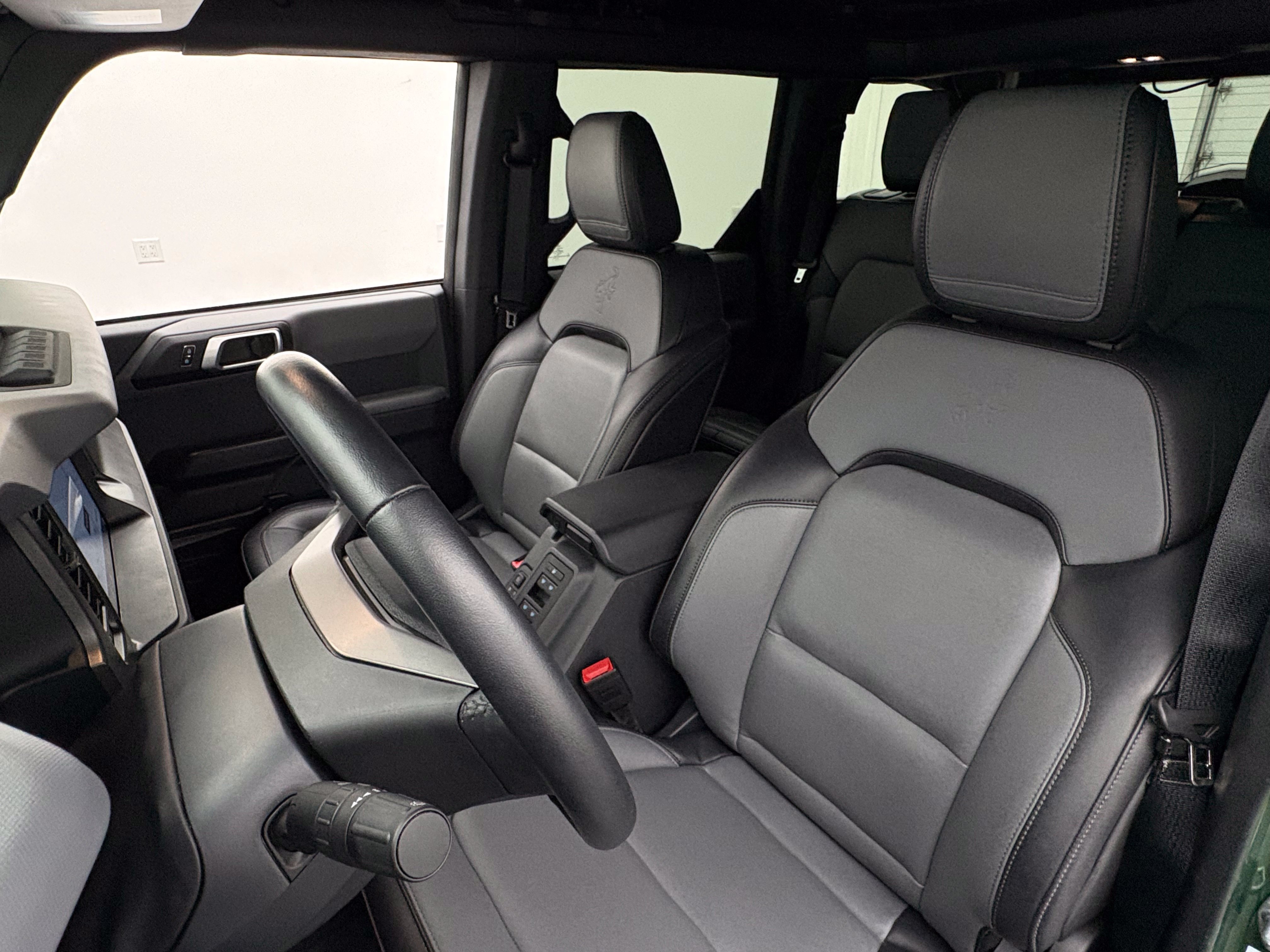 Used 2024 Ford Bronco Everglades AWD/4WD image 50