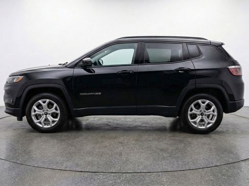 Used 2025 Jeep Compass Latitude image 5