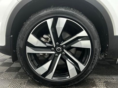 Used 2023 Volvo XC40 B5 Plus w/ Climate Package image 19