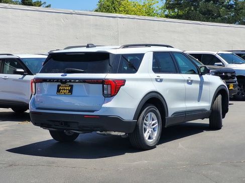 New 2026 Ford Explorer Active AWD/4WD image 4