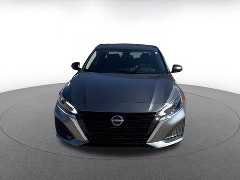 Used 2025 Nissan Altima 2.5 SV image 4