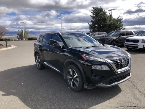 Used 2023 Nissan Rogue SL w/ SL Premium Package image 4