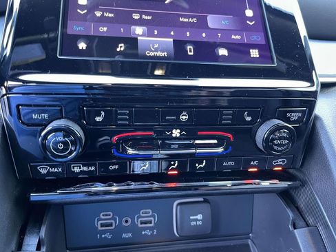 New 2025 Jeep Grand Cherokee Altitude image 20