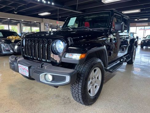 Used 2021 Jeep Gladiator Sport AWD/4WD image 3