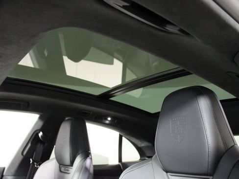 Certified 2025 Porsche Macan Turbo Electric image 19